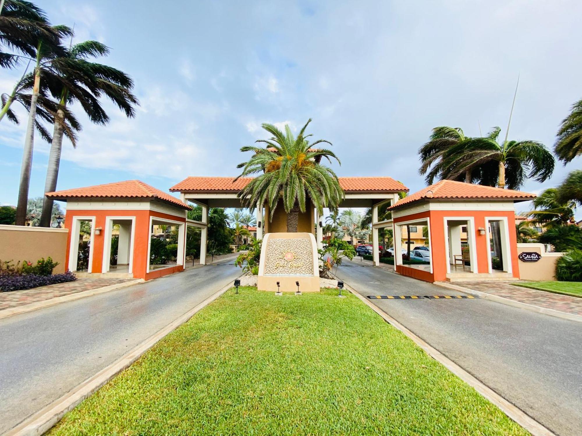 Casa Azure Aruba Villa Palm Beach Exterior photo